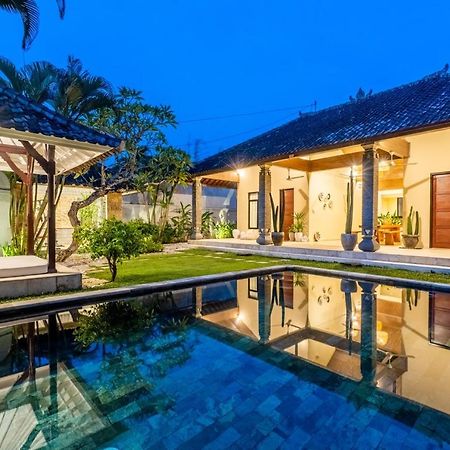 Villa Damai Oasis In The Heart Of Seminyak ภายนอก รูปภาพ